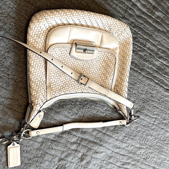 Coach white weaved genuine leather purse - Picture 3 of 12